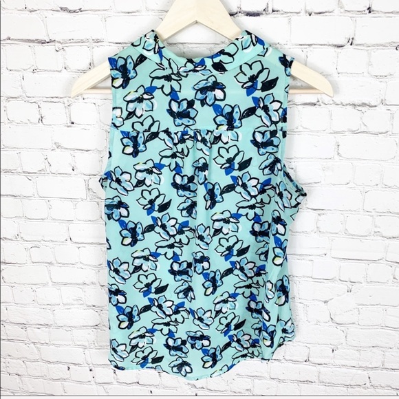 ELLE Flowy Floral Button Down Blouse - Picture 2 of 2